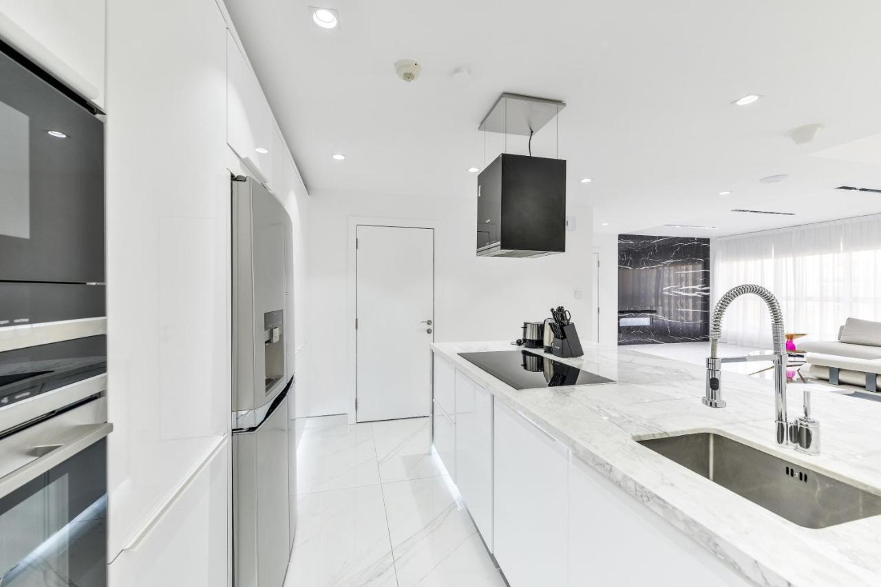 Waterfront Luxury 3br With Maids In Jbr, دبي