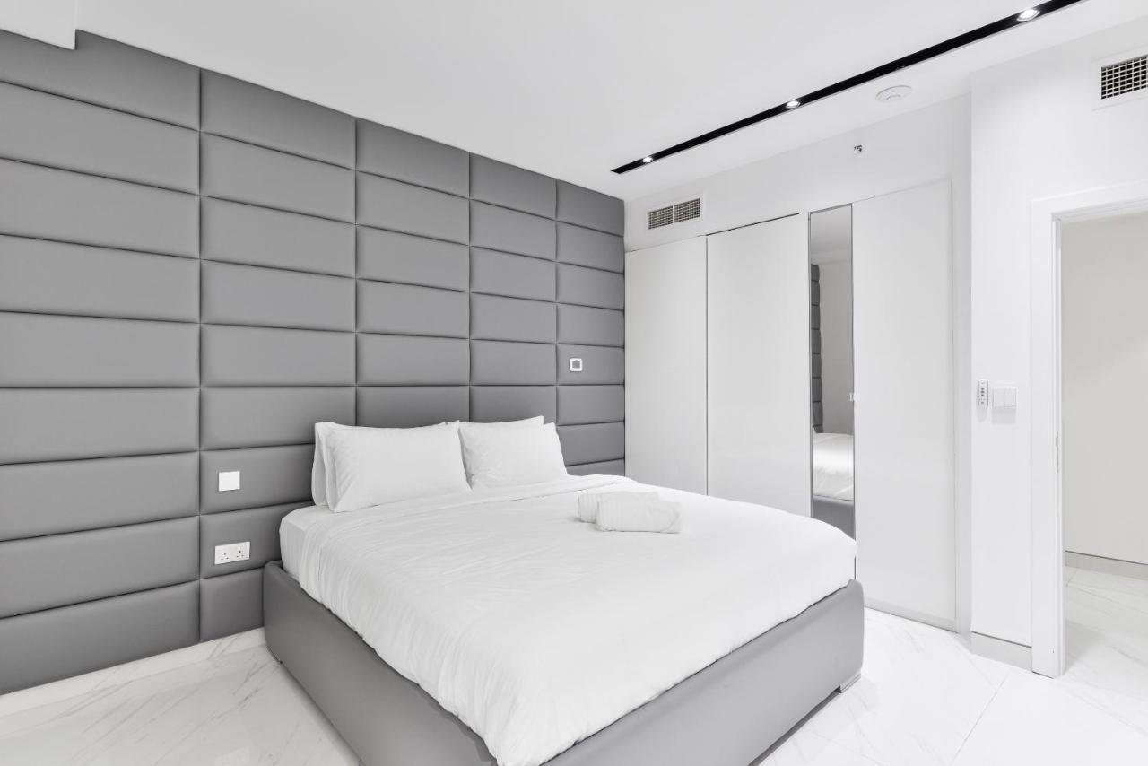 Waterfront Luxury 3br With Maids In Jbr, دبي