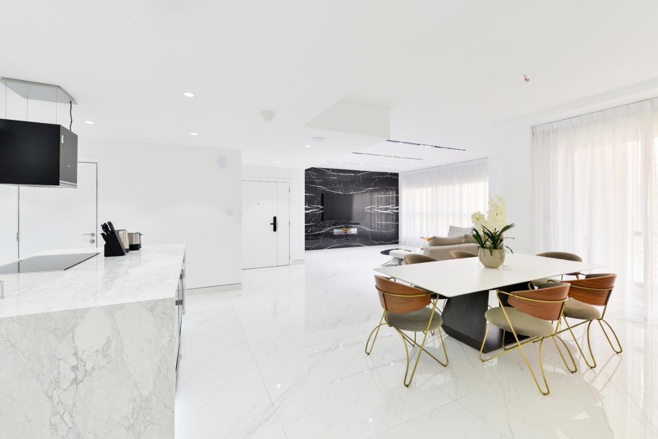 Waterfront Luxury 3br With Maids In Jbr, دبي